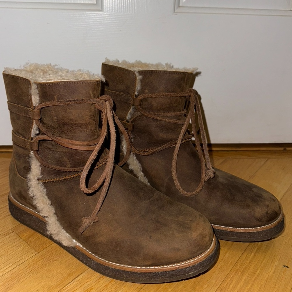 UGG Australia women’s Luisa water resistance leather boots